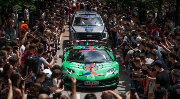 Gumball 3000 chega a Florença e Mugello em setembro de 2025 A Gumbal 3000, conhecida como a corrida mais excêntrica do mundo, chega em Florença no próximo dia 26 de setembro de 2025