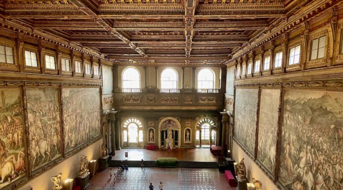 Salone dei Cinquecento no Palazzo Vecchio em Florença Salone dei Cinquecento no Palazzo Vecchio em Florença