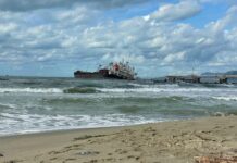navio encalhado em Marina di Massa na Toscana: se chama Guang Rong