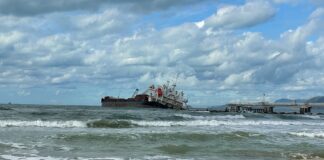 navio encalhado em Marina di Massa na Toscana: se chama Guang Rong