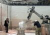 A ideia da escultura: da mão ao robô – arte e inteligência artificial se encontram em Veneza