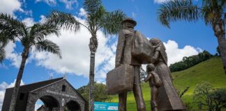 Monumento na cidade de Antônio Prado representa os 150 anos da imigração italiana no Brasil (foto: divulgação/Maicon Hinrichsen)