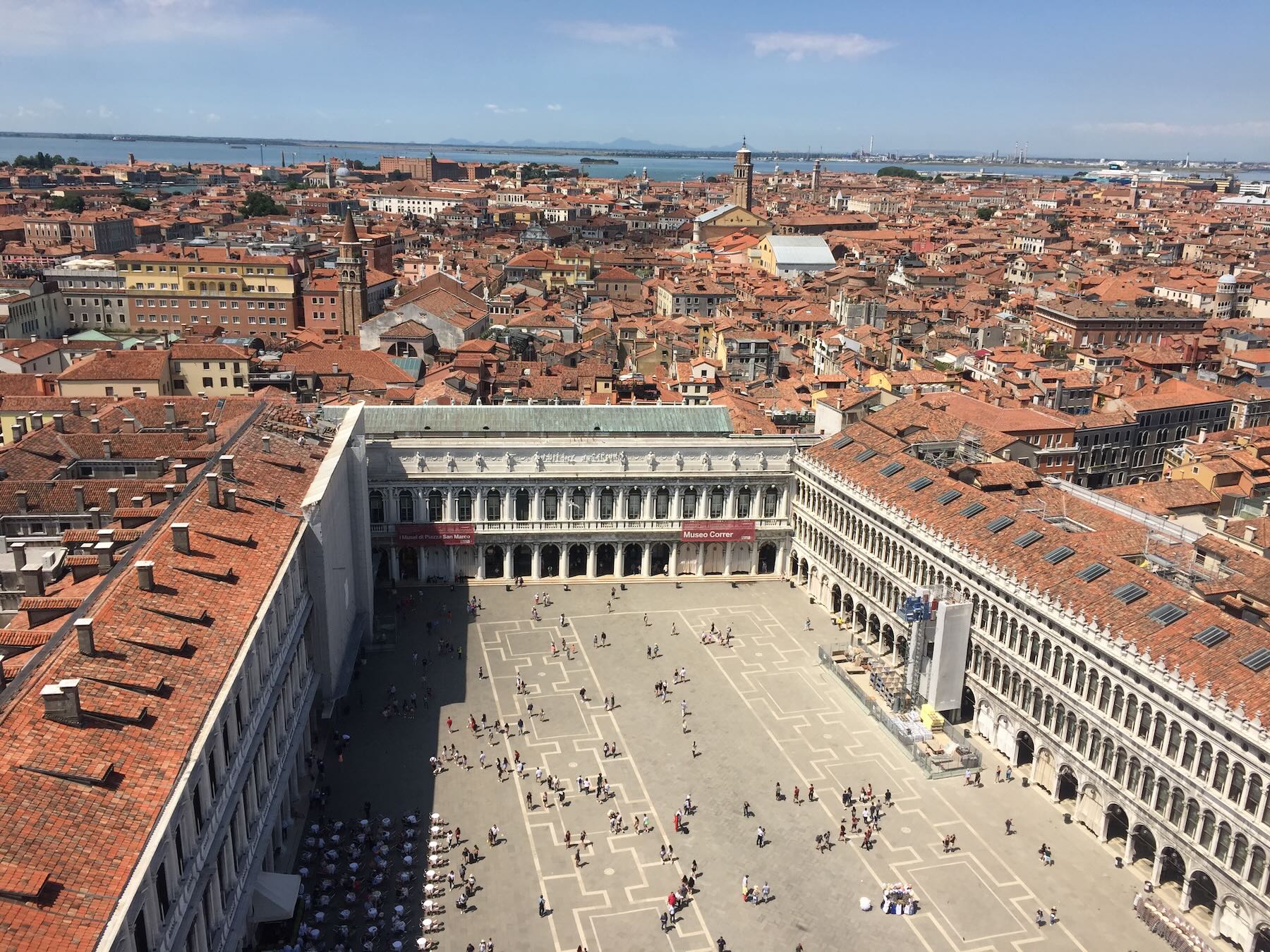 Imagem da Piazza San Marco em um dia de junho qualquer: a praça será o cenário do show de Andrea Bocelli em 27 de junho de 2026