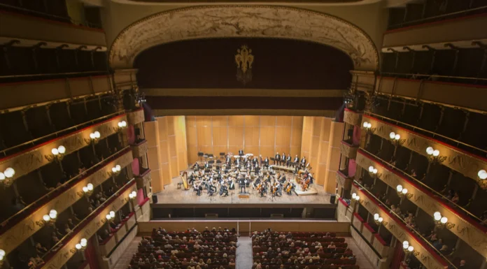 Concerto de Natal em Florença: música clássica no Teatro Verdi na véspera de Natal O Teatro Verdi será palco do Concerto de Natal em Florença com a Orchestra della Toscana (ORT)