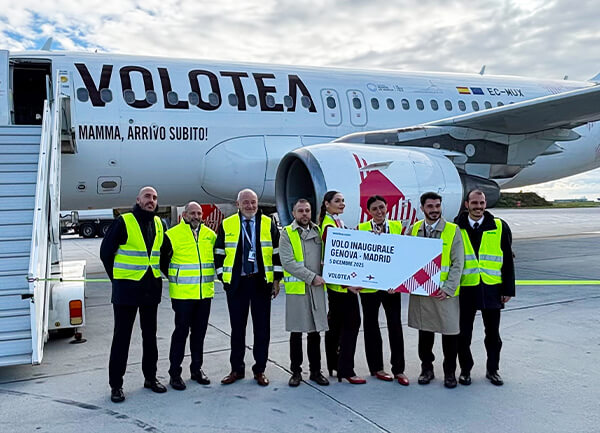 Voo de inauguração da rota Gênova - Madri da companhia aérea Volotea em dezembro de 2025