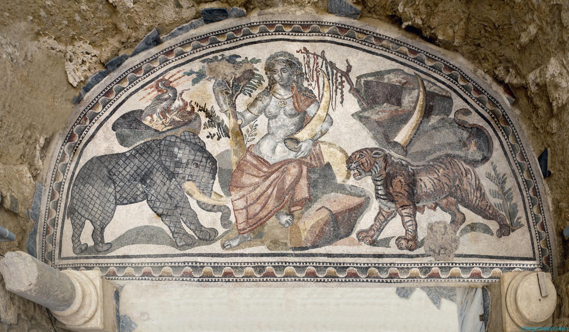 A grande caça na Villa romana del Casale, Piazza Armerina, Sicilia, Italia. 