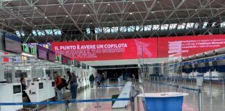 Área de check-in da ITA Airways no aeroporto, imagem usada no artigo sobre código de desconto ITA Airways SCONTOAL20 com 20% off nas passagens