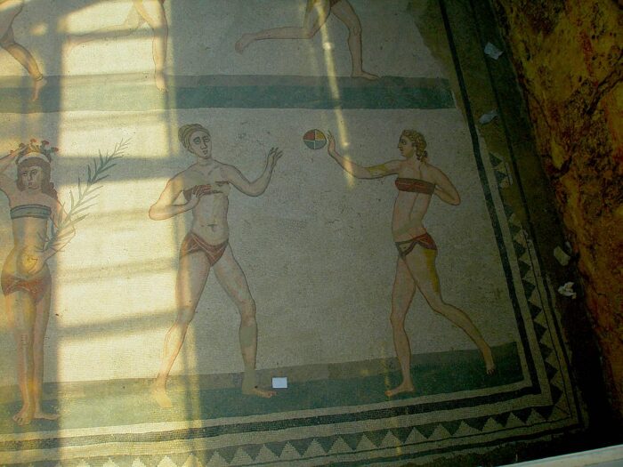 Ragazze in Bikini na Villa Romana del Casale em Piazza Armerina