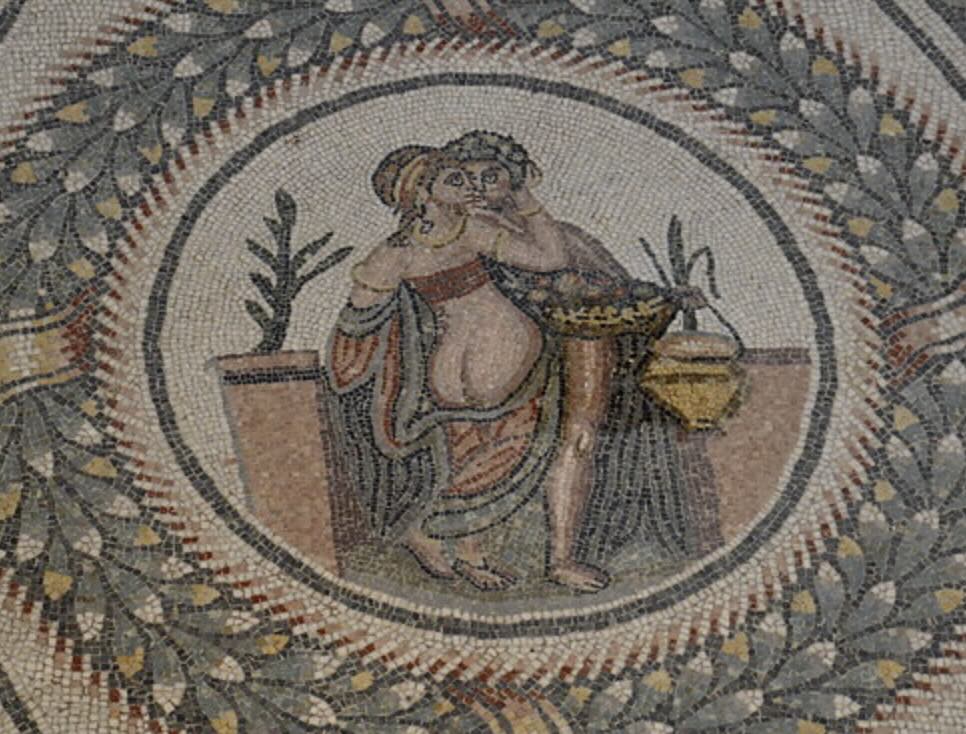 Mosaicos ilustram uma cena íntima na Villa Romana del Casale em Piazza Armerina, Sicilia, Italia