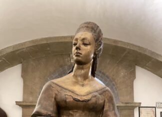 Museus Grátis em Florença: Homenagem à Última Herdeira dos Medici (18/02/2026)- Na foto: Estátua de Anna Maria Luisa de' Medici no Museo delle Cappelle Medicee
