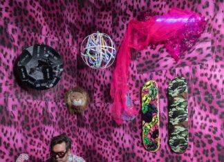 Pink Toilet de Alê Jordão no Fuori Salone 2026 marca a 20º participação do artista brasileiro ao evento de design em Milão