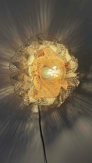 Do Brasil para Milão: a luminária Saudade foi parar no Fuorisalone 2026 