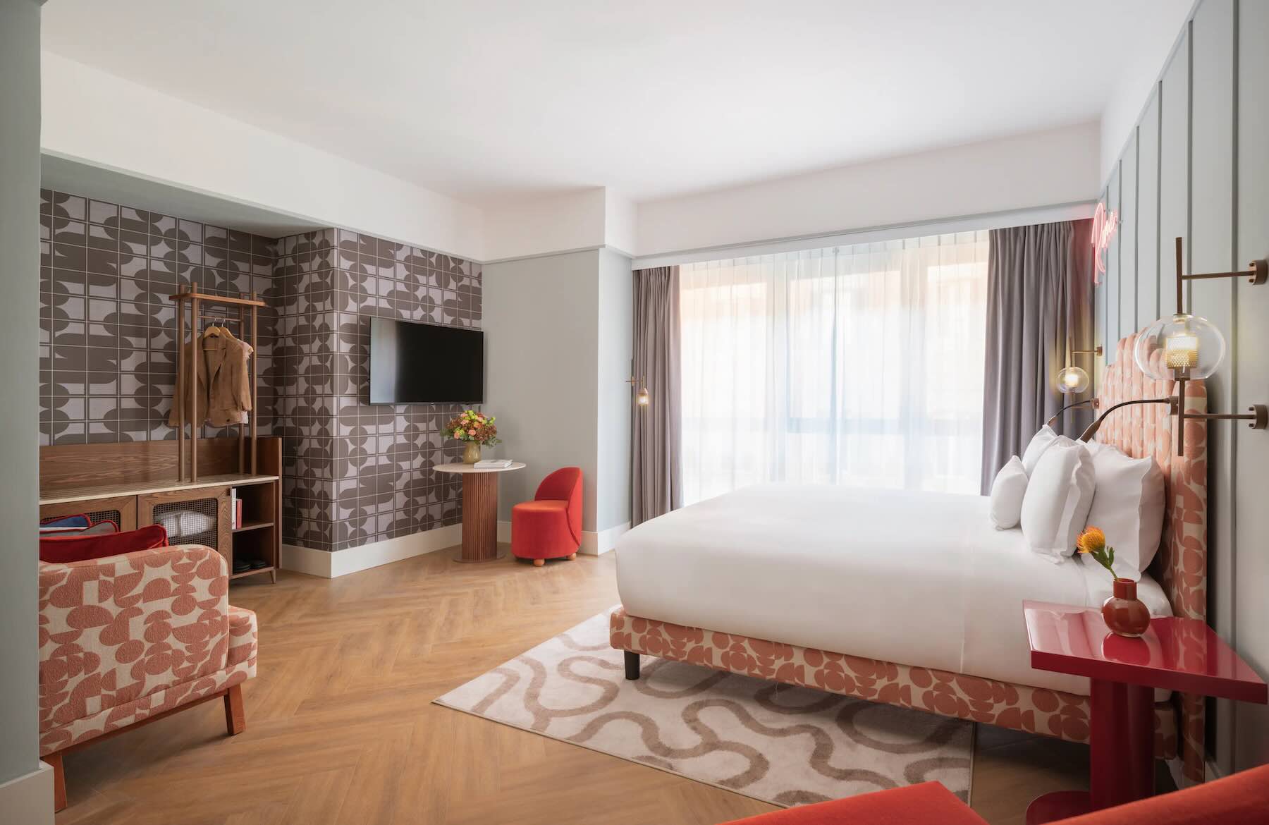 Os quartos e suítes do NYX Hotel Rome tem um estilo contemporâneo com todas as comodidades modernas