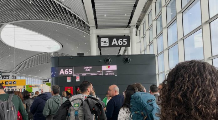 Aeroportos na Itália: tráfego de passageiros cresce 5% em 2025 - Na imagem: sala de embarque do Aeroporto Fiumicino