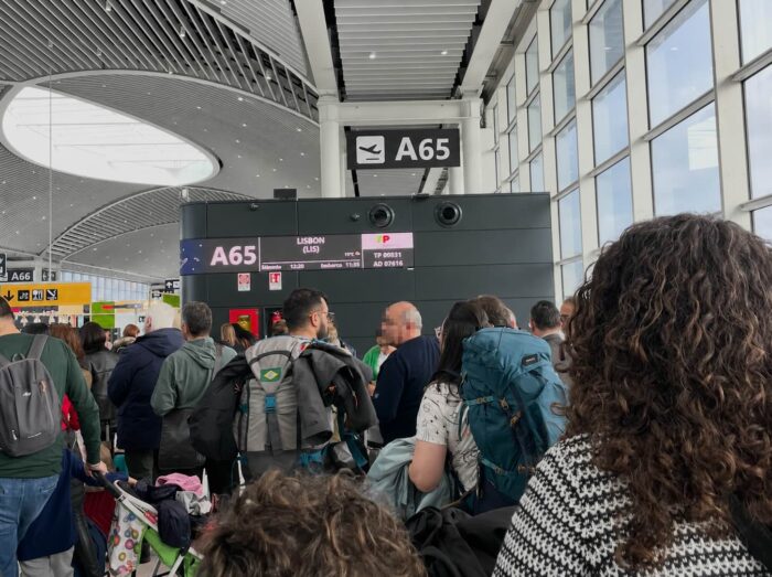 Aeroportos na Itália: tráfego de passageiros cresce 5% em 2025 - Na imagem: sala de embarque do Aeroporto Fiumicino