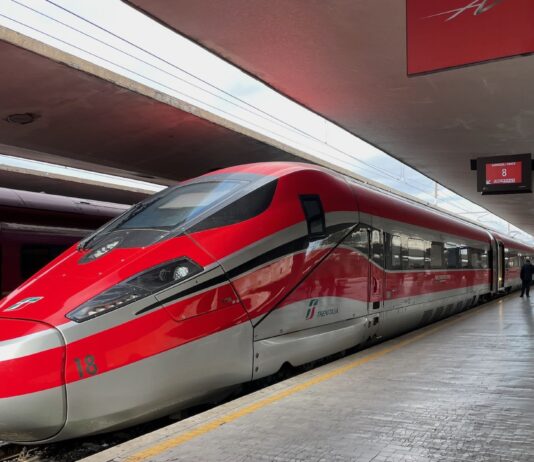 Trem direto entre Lecce e Nápoles facilita viagens pelo sul da Itália a partir de julho
