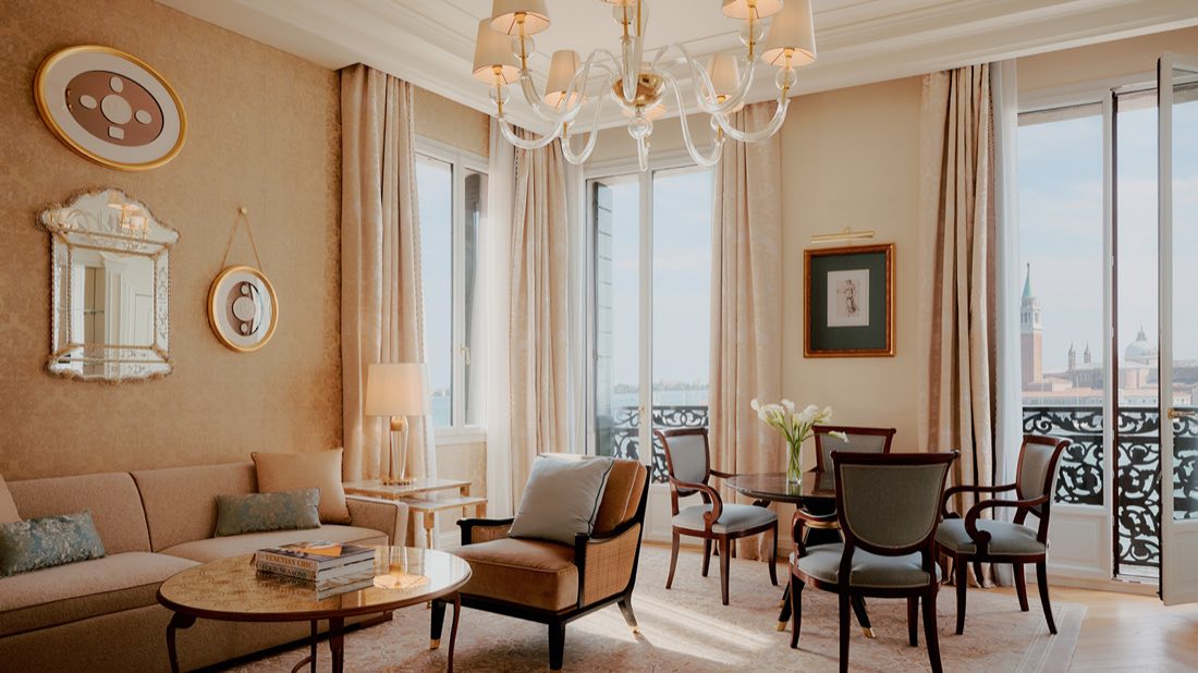 5 hotéis de luxo em Veneza maravilhosos 6 Suíte do Danieli, Venezia, A Four Seasons Hotel, com vista para a lagoa e o campanário de San Giorgio Maggiore