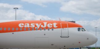 EasyJet é vendida à Apollo por 5,7 bilhões de libras: o que muda para o viajante brasileiro