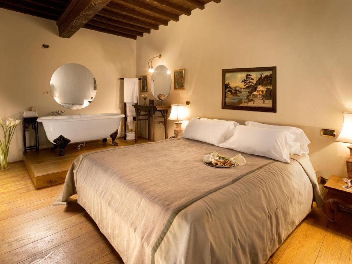 Hotéis em Arezzo, seleção com o melhor custo-benefício para sua viagem pela Toscana 12 Suíte com banheira de imersão no quarto do Graziella Patio Hotel, em Arezzo