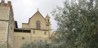 Autunno Fiorentino 2026: concertos, circo e jazz nos bairros de Florença Igreja e muros da Certosa di Firenze entre oliveiras, no alto da colina do Galluzzo, em Florença