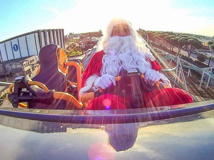 Papai Noel na montanha-russa do Cinecittà World
