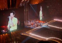 Harry Styles em Roma 2027: ingressos, preços e dicas Palco da turnê Together, Together de Harry Styles em Amsterdã, com o cantor nos telões e a passarela iluminada atravessando a plateia