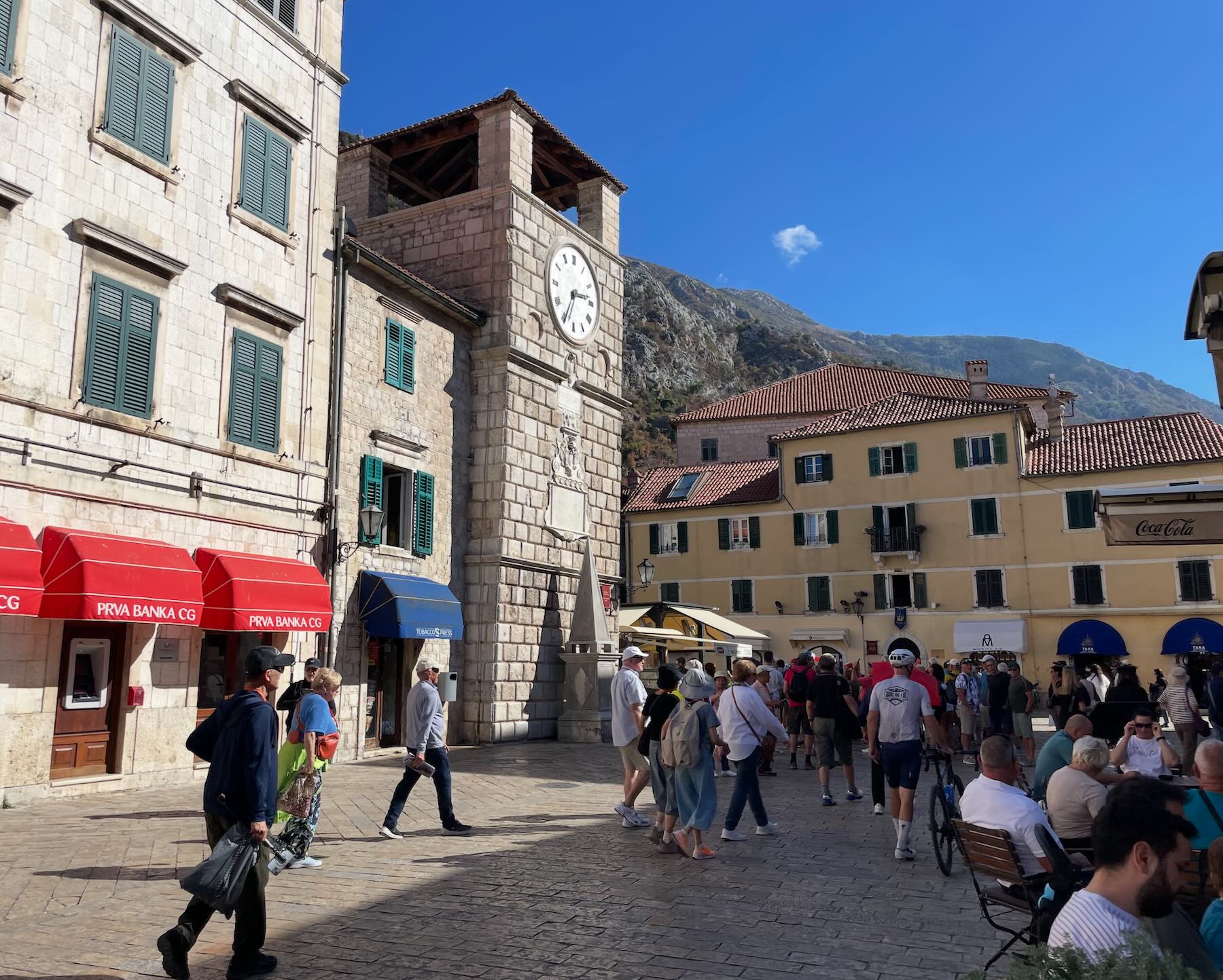 Montenegro em um dia: Perast, Kotor e Herceg Novi saindo de Trebinje 19 Praça das Armas em Kotor